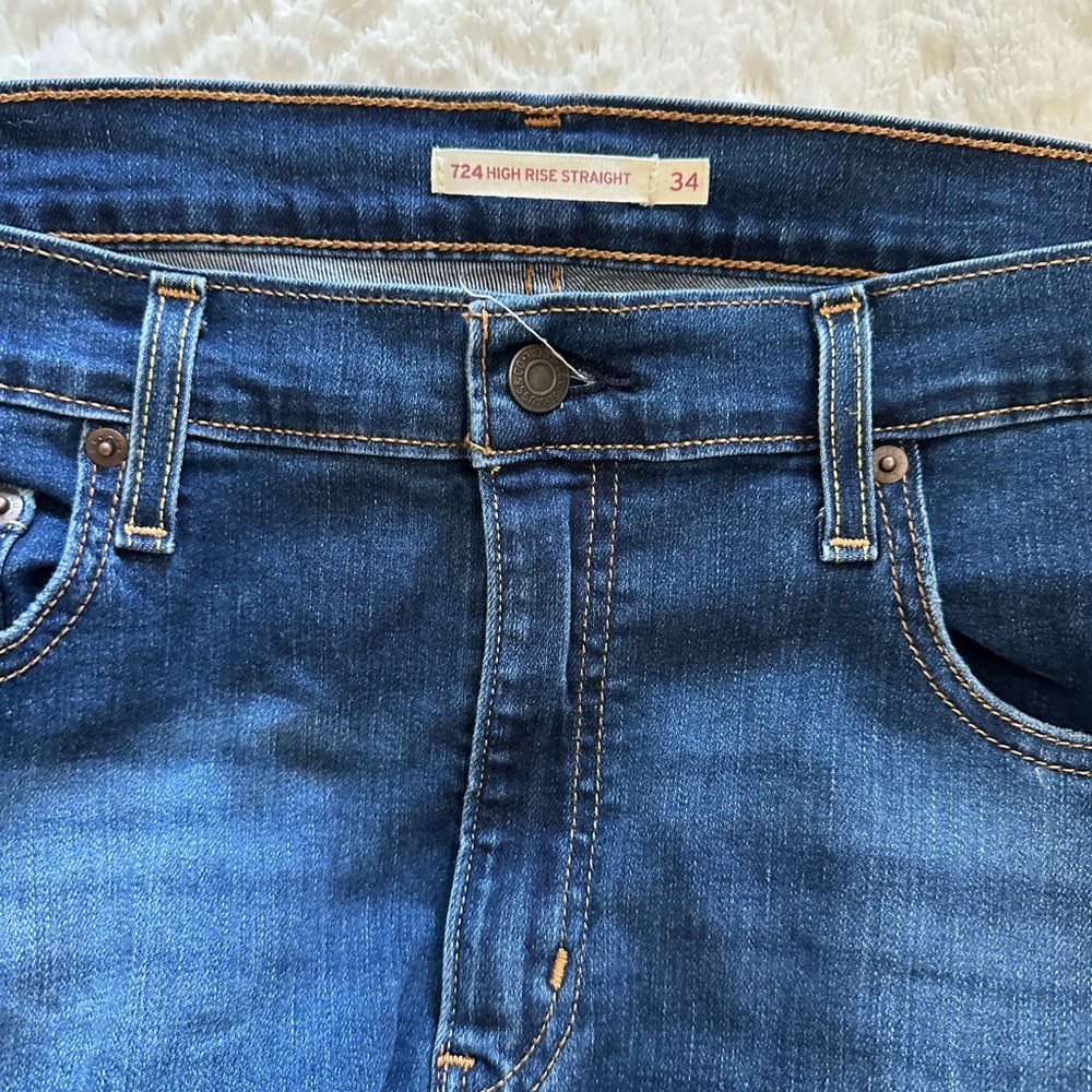 High-Rise 724 women’s Levi’s size 34